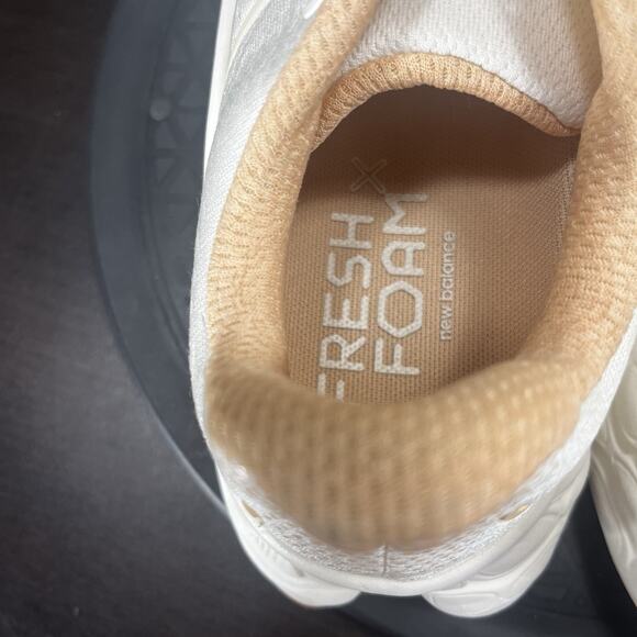 New Balance Fresh Foam X More v4 Womens Sz 8B White Gold Metallic Running Shoes - Picture 7 of 10